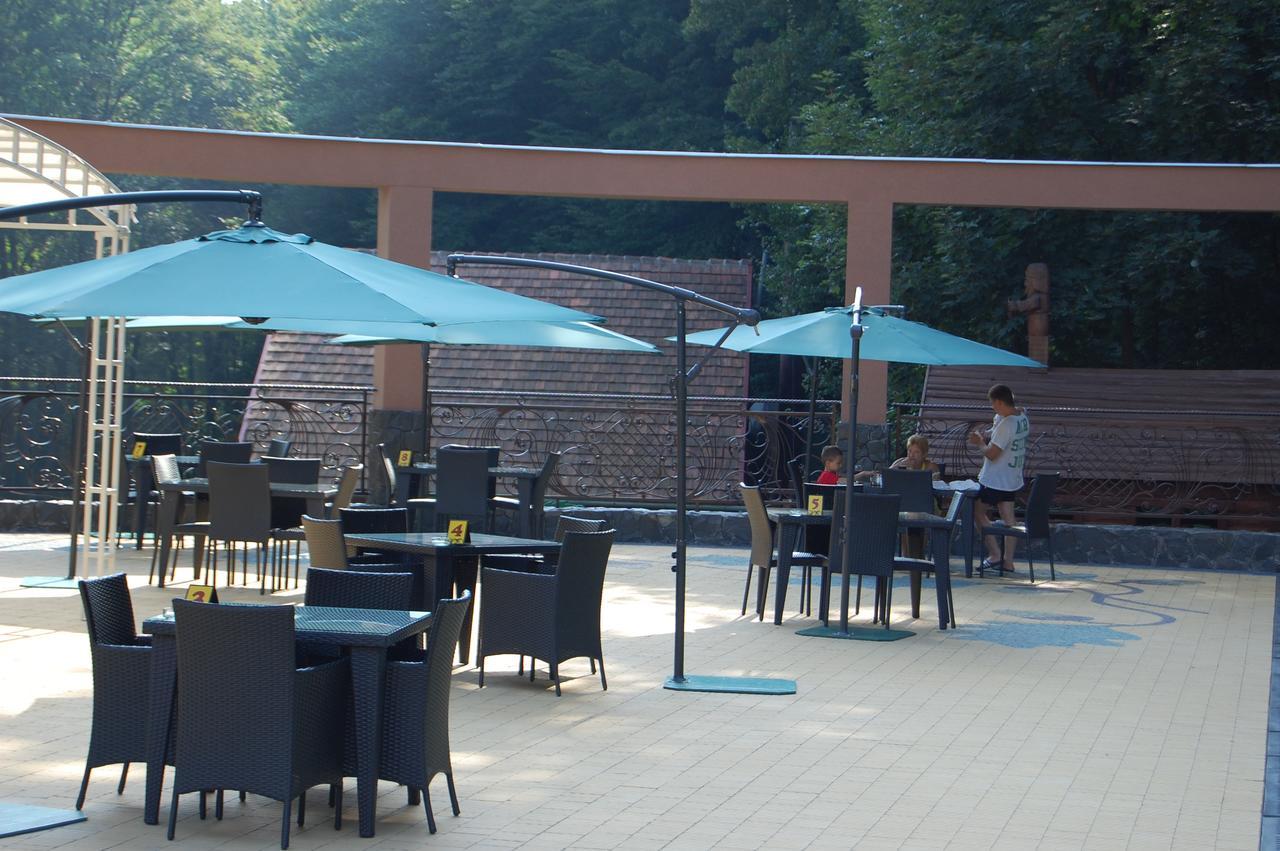 Hotel Zatyshok Svalyava Exterior foto