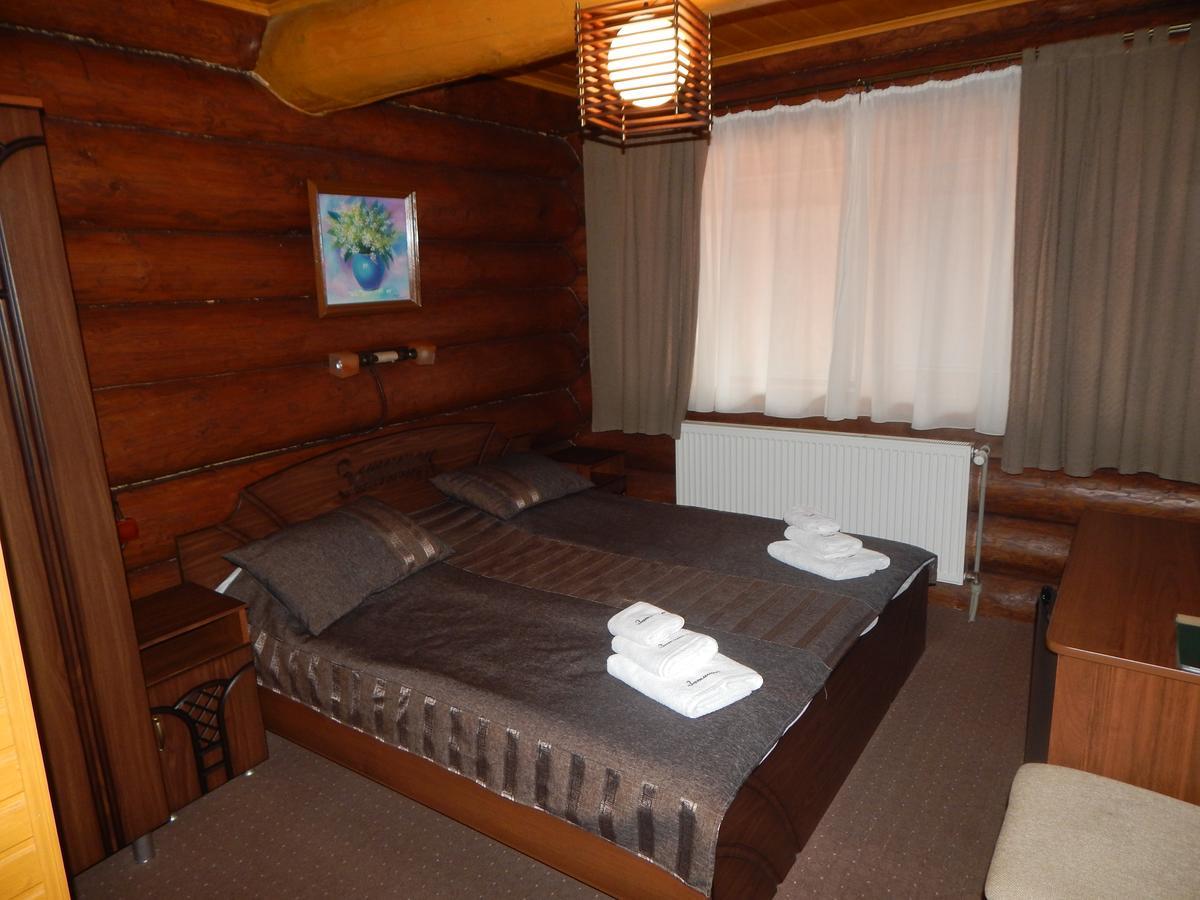 Hotel Zatyshok Svalyava Exterior foto